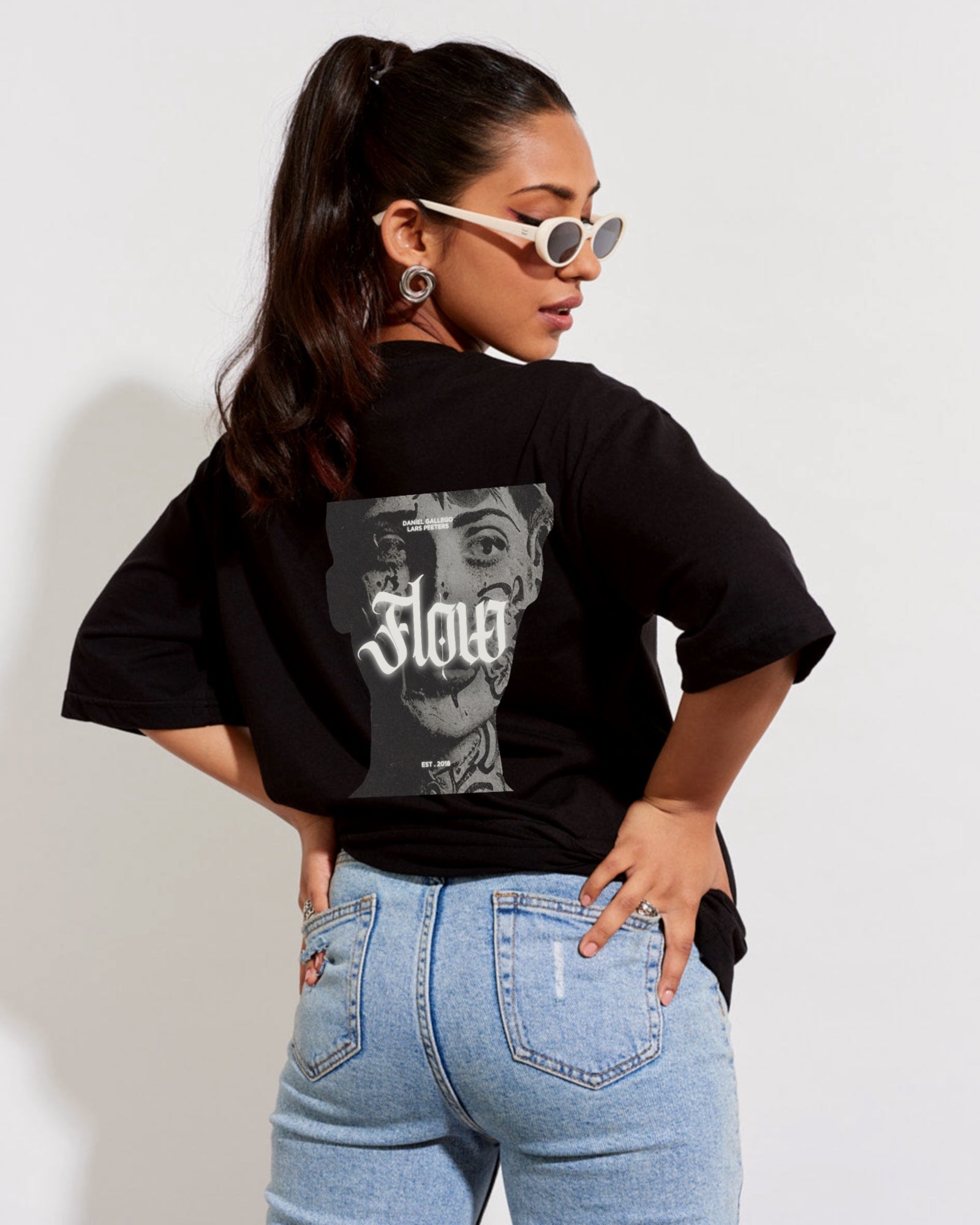 Flow  - Round Neck T-shirt